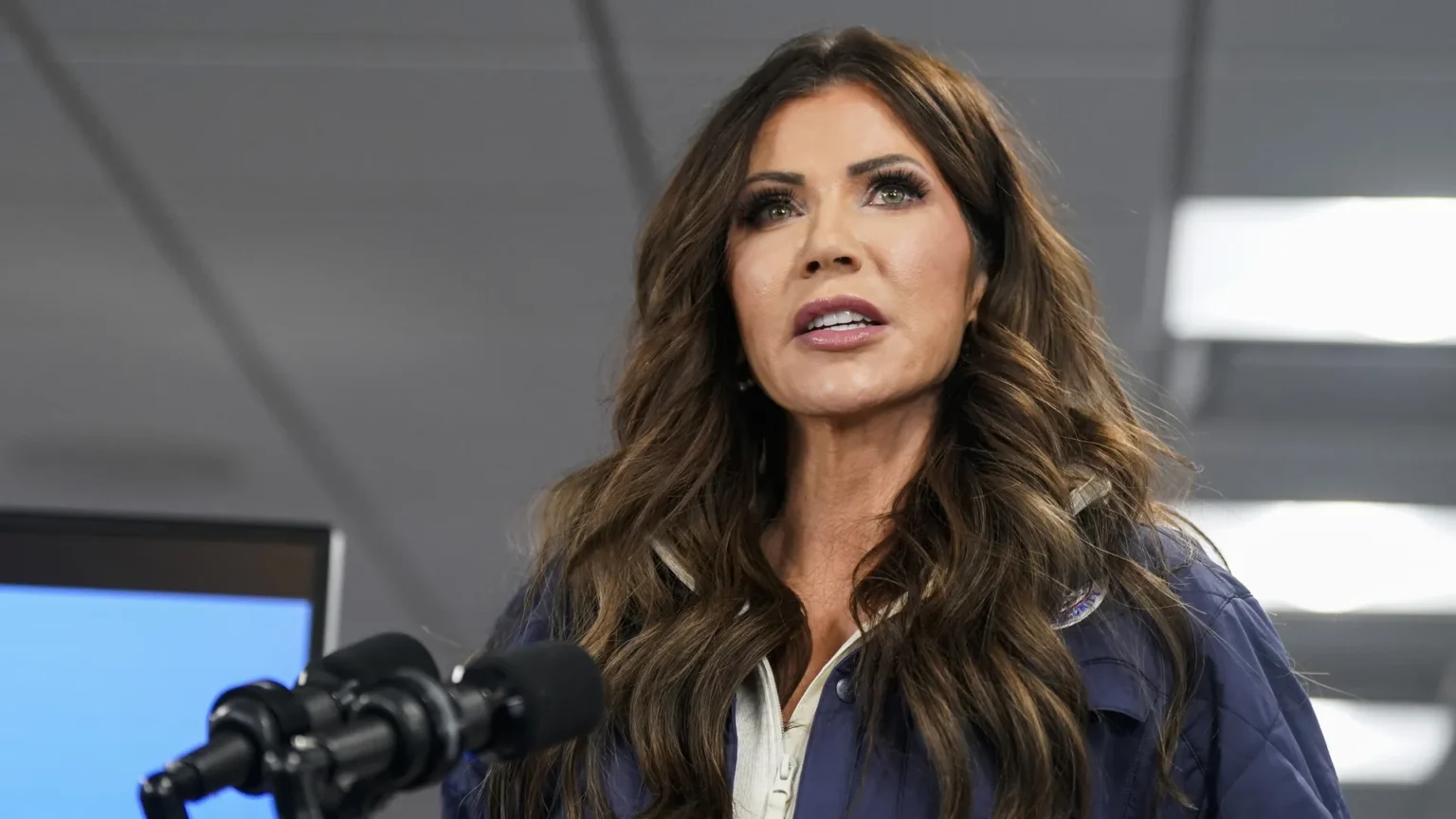 Republicans break ranks, press Trump’s DHS over Minnesota shooting