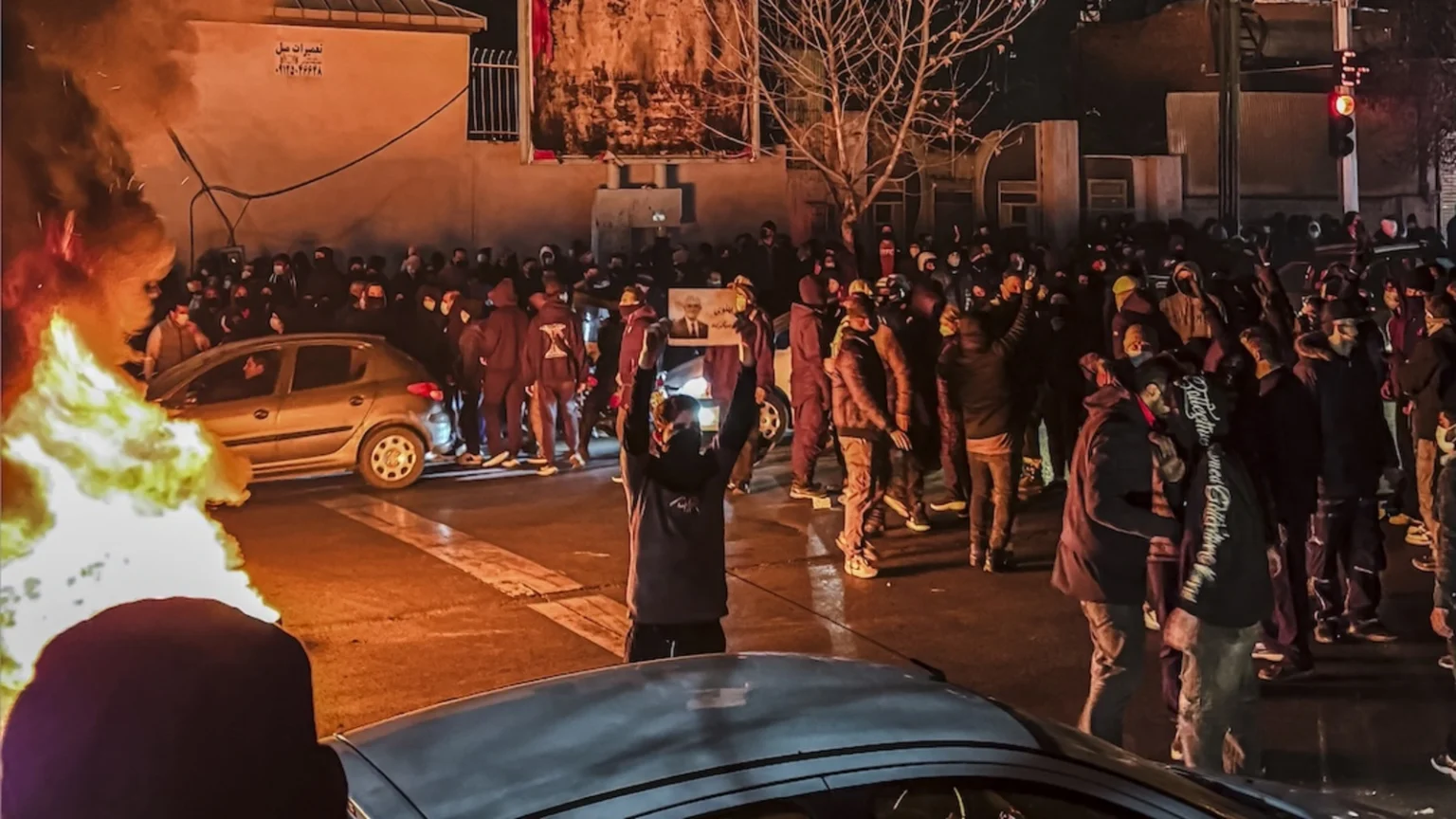 Iran Protests Continue as Trump Signals Support for Demonstrators and Warns Tehran