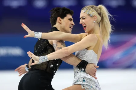Wardrobe malfunction almost costs Canadian pair points at Winter Olympics ice dance