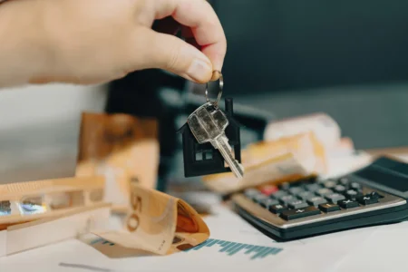 How Late Payments Affect Mortgage Approval (2026)