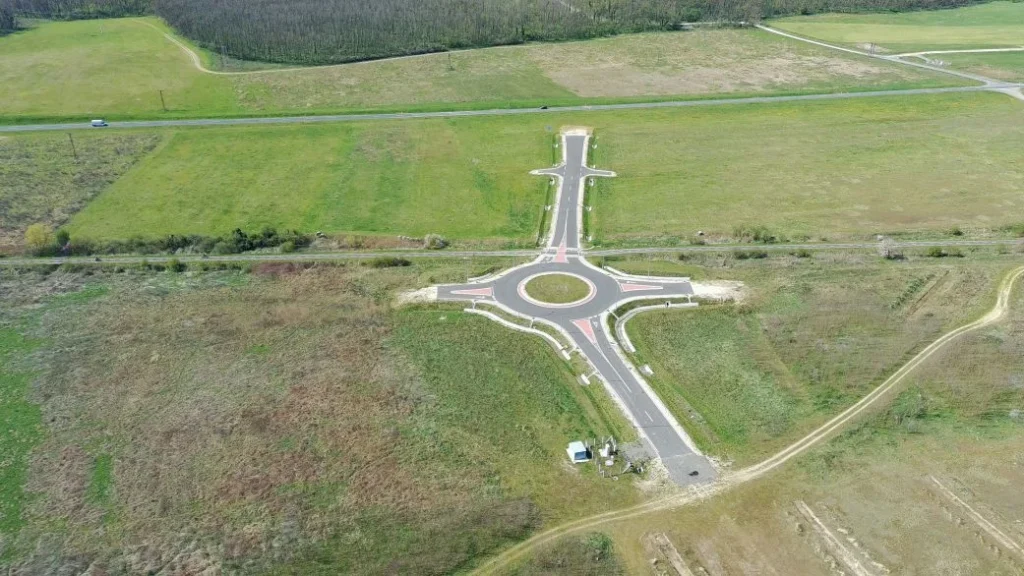 $1.5 Million “Road to Nowhere” Roundabout Sparks Debate Over Hungary’s Orbán-Era Spending