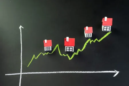 Rising Home Insurance Costs Push More Florida Homeowners Toward Foreclosure in 2026 Rising Home Insurance Costs Push More Florida Homeowners Toward Foreclosure in 2026